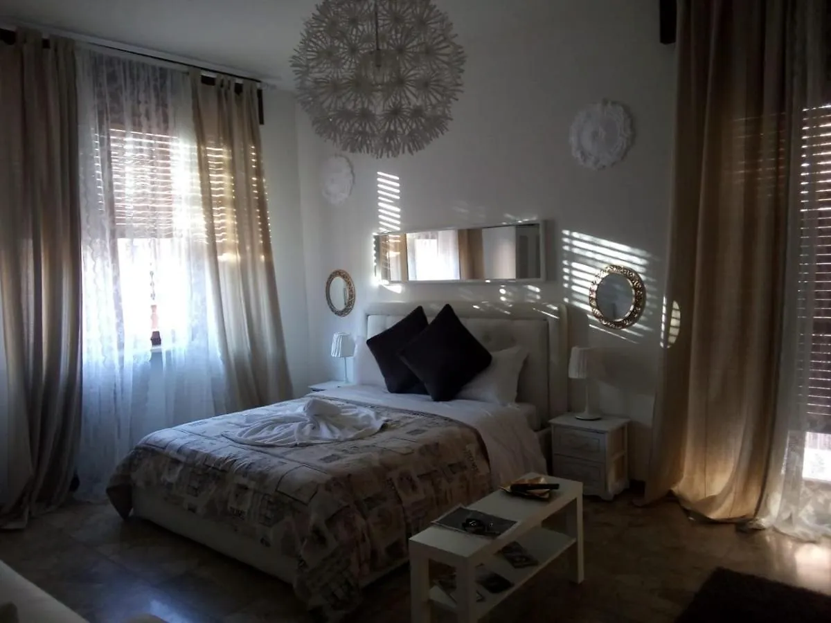 Guest House Piazza Isolo Verona Italy